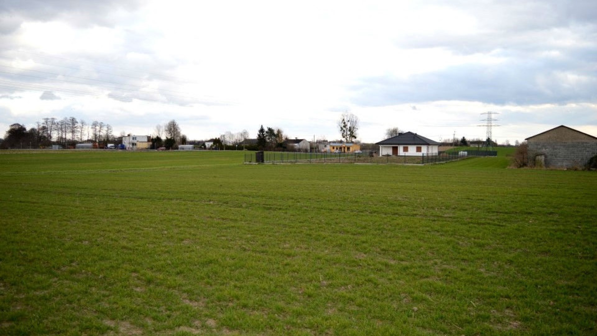 Działka na sprzedaż