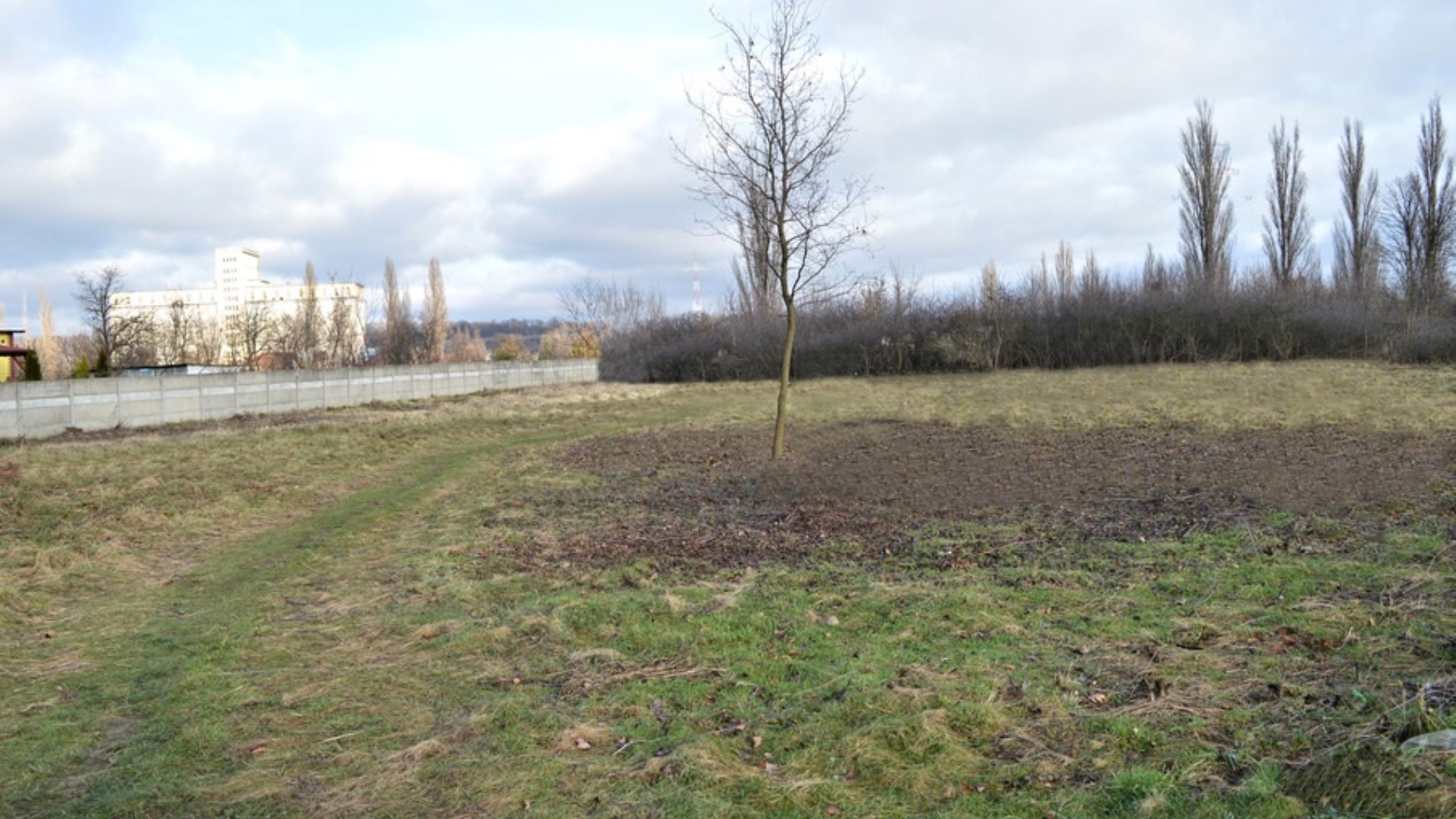 Działka na sprzedaż