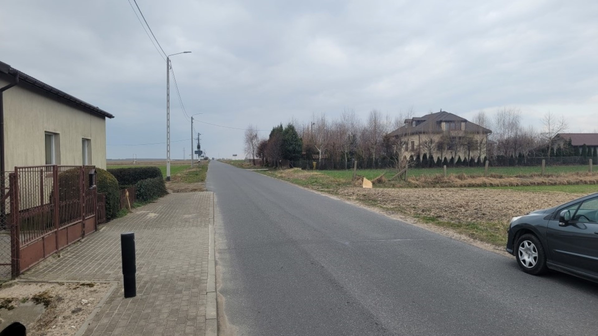 Działka na sprzedaż