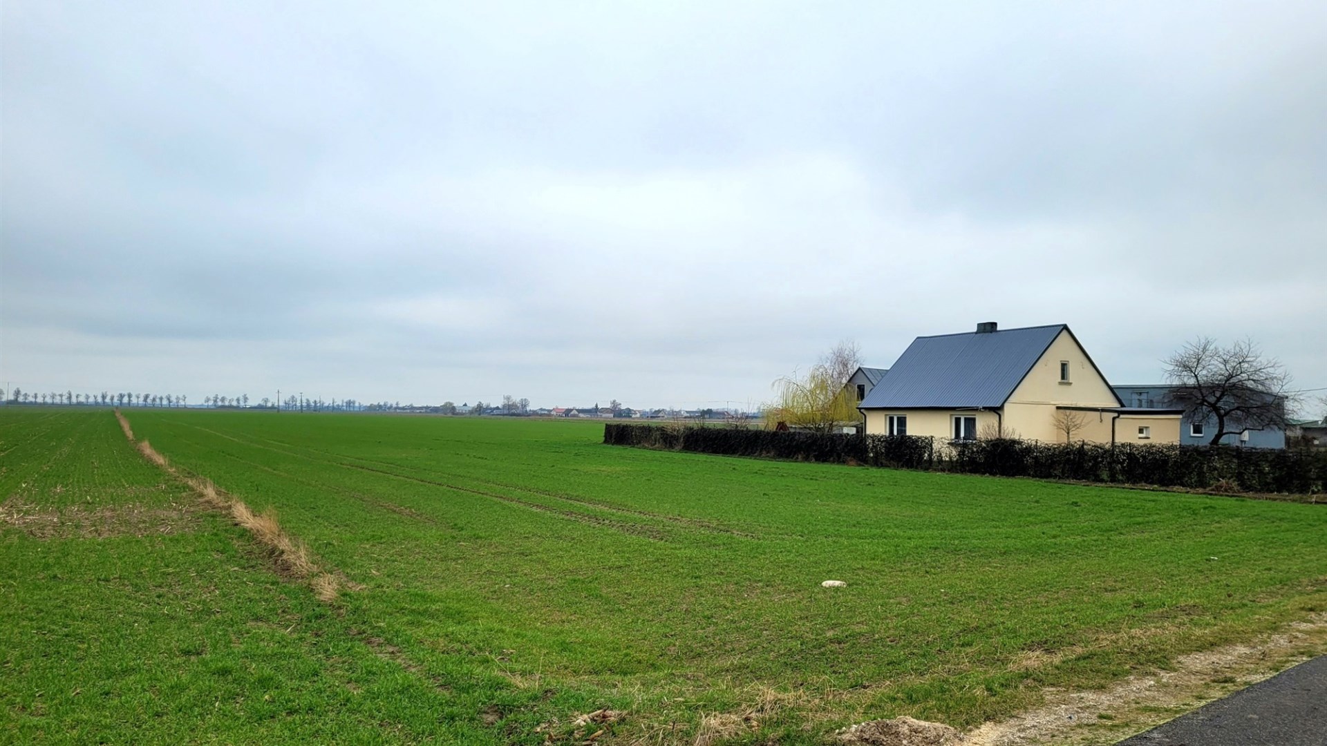 Działka na sprzedaż